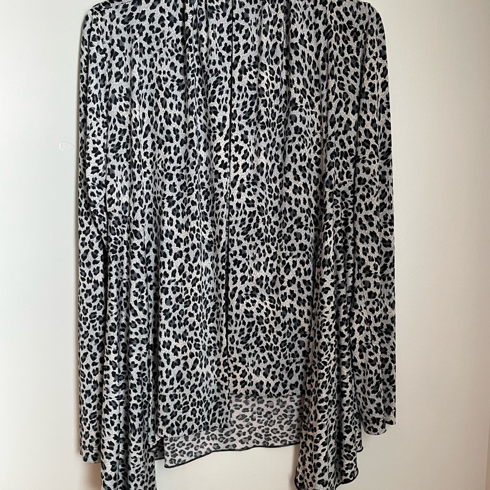 Chic Leopard Print Cardigan